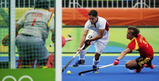 Lance del partido entre España y Bélgica en hockey masculino. /REUTERS