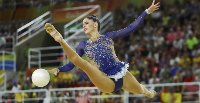 Carolina Rodríguez durante su ejercicio de pelota en Río 2016. /REUTERS