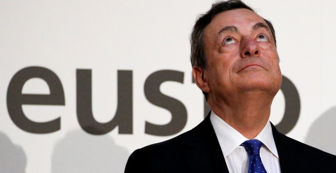 El presidente del BCE, Mario Draghi, en la Real Academia de Bellas Artes de San Fernando, donde asistió junto al presidente del Gobierno, Mariano Rajoy, a los actos del Centenario Deusto Business School. REUTERS/Juan Medina