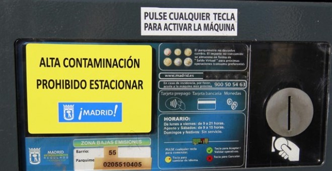 Los parquímetros avisarán de la prohibición de aparcamiento en la zona SER.