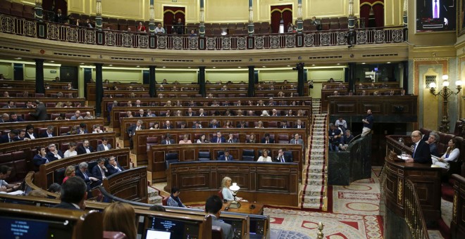 El ministro de Hacienda, Cristóbal Montoro,durante su intervención en el debate de los Presupuestos Generales del Estado de 2017.EFE/Paco Campos