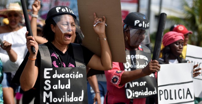 Cientos de personas participan en una protesta  en Buenaventura (Colombia).EFE/Ernesto Guzmán Jr