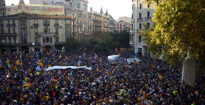 Cartel desplegado en la sede de la Consellería de Economía: 'Welcome to the catalan Republic'. | SERGI BERNAL