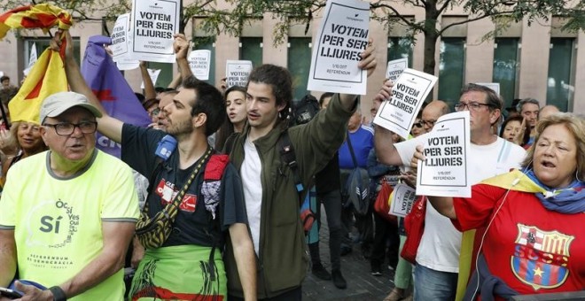 Concentració de solidaritat amb detinguts a la Ciutat de la Justícia / EFE Andreu Dalmau