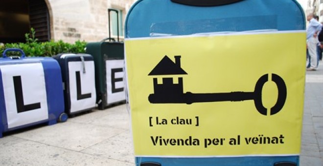 Protesta a la puerta de Les Corts/EP