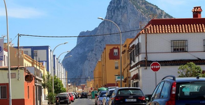 La barriada de San Bernardo, en la Línea de la Concepción de Cádiz, donde anoche fue detenido el narcotraficante Antonio Tejón. /EFE