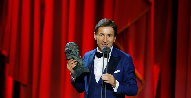 El actor Antonio de la Torre recibe el Goya al Mejor Actor Protagonista, por su trabajo en 'El Reino', durante la gala de entrega de los Premios Goya 2019.-REUTERS