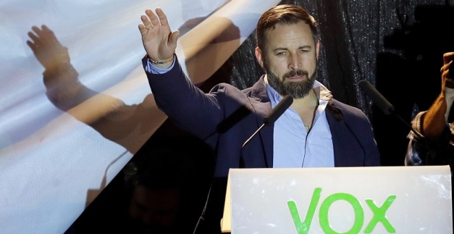 28/04/2019.- El presidente de Vox, Santiago Abascal, valora los resultados electorales en la madrileña plaza Margaret TCarlos Hidalgo