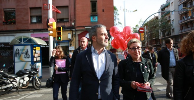 Collboni, amb la regidora socialista Carmen Andrés.