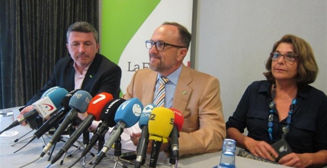 El secretario general del grupo de VOX en la Asamblea Regional y negociador del partido, Luis Gestoso, en la rueda de prensa. Europa Press