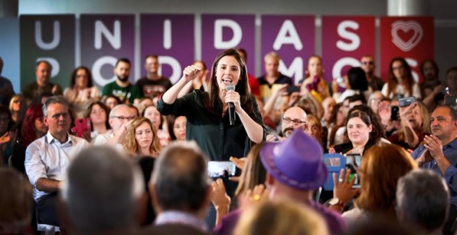 20/10/2019.- La número dos de Unidas Podemos al Congreso por Madrid, Irene Montero, durante su intervención este domingo en un encuentro con militantes y simpatizantes en la ciudad de Alicante. EFE/Manuel Lorenzo