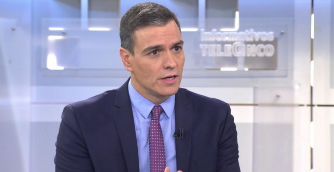 El candidato socialista a la Presidencia del Gobierno, Pedro Sánchez, durante su entrevista en Telecinco.