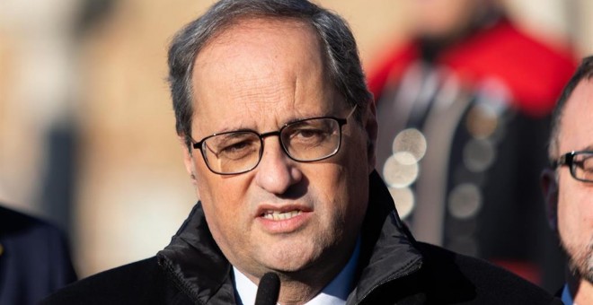 El presidente de la Generalitat, Quim Torra, realiza una declaración durante la ofrenda floral a la tumba de Francesc Macià, en Montjuic (Barcelona) a 25 de diciembre de 2019. - Pau Venteo - Europa Press