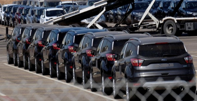 Coches en la fábrica de Ford en Almussafes, cerca de Valencia. REUTERS/Heino Kalis