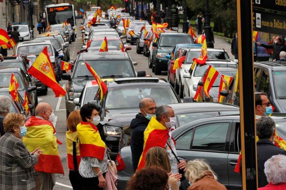 Vox La manifestaci n de coches de Vox colapsa el centro de Madrid