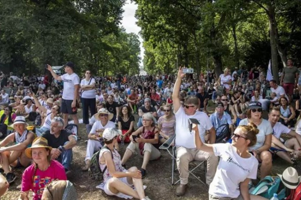 Protesta en Berlín por las medidas adoptadas contra la pandemia de la covid-19. / 2020 GETTY IMAGES / MAJA HITIJ