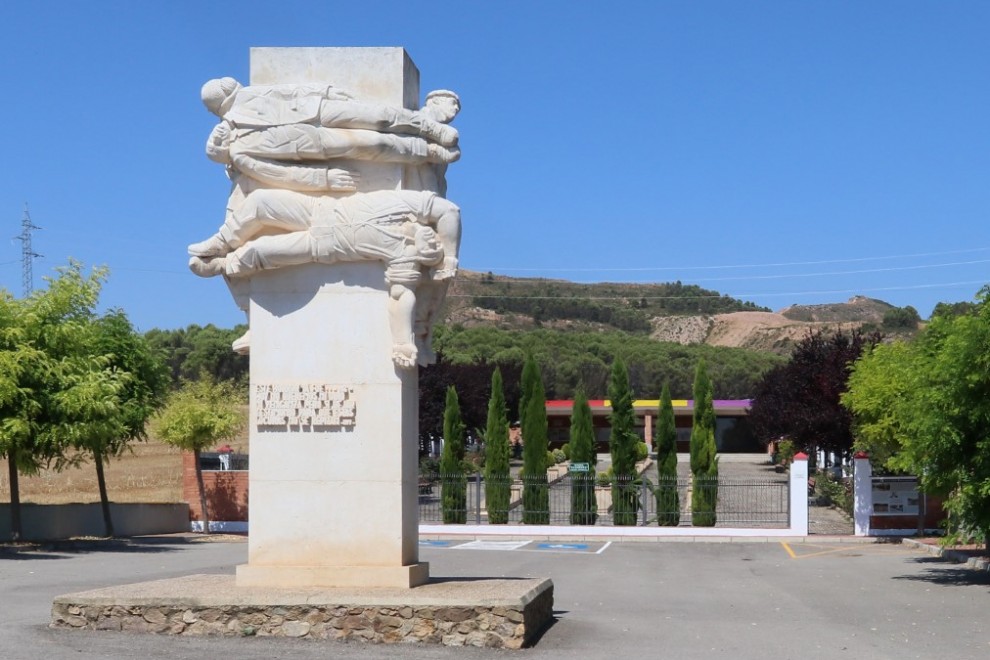 Monumento en La Barranca creado por Alejandro Rubio Dalmati.- AYUNTAMIENTO LAREDO