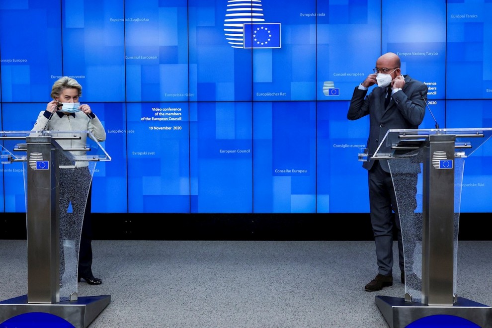 La presidenta de la Comisión Europea, Ursula von der Leyen, y el presidente del Consejo Europeo, Charles Michel.  EFE