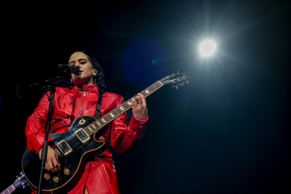 La cantante Rosalía actúa dentro de su gira ‘Motomami Tour’ en el Wizkink Center, a 19 de julio de 2022, en Madrid (España).