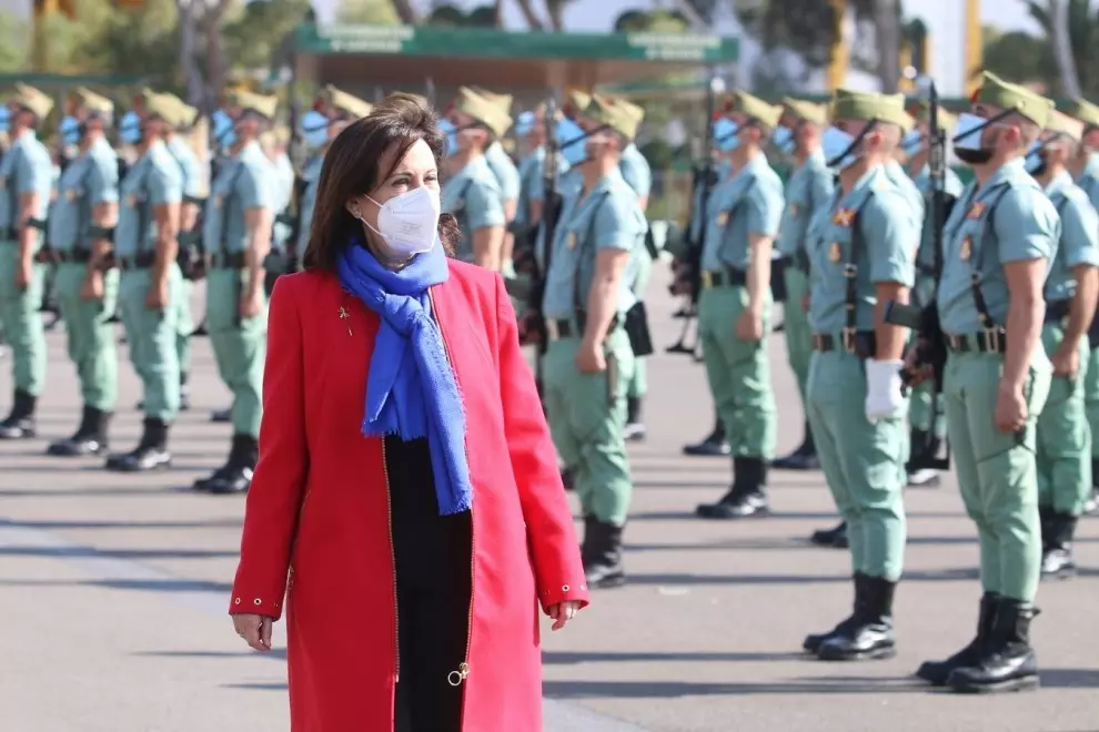 La ministra de Defensa, Margarita Robles, durante la visita a la Brigada 'Rey Alfonso XIII.