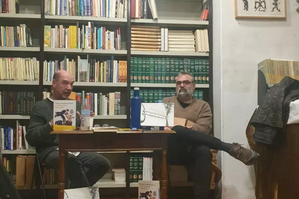 20/05/2024 Amador Fernández-Savater y Santiago Alba Rico durante su conversatorio en la librería Polifermo, a