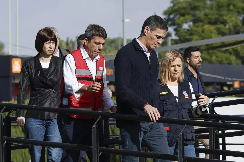 El presidente del Gobierno, Pedro Sánchez, visita el Centro de Coordinación Operativo Integrado (CECOPI) junto al president de la Generalitat Valenciana, Carlos Mazón.