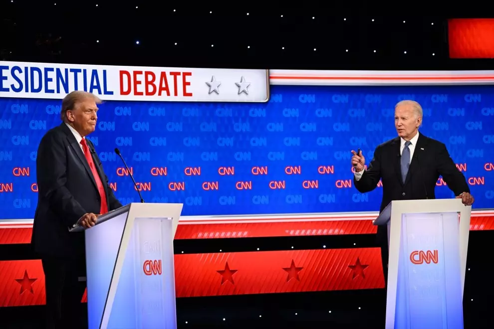 El presidente de EEUU, Joe Biden, junto al presidente electo, Donald Trump, durante un debate electoral.