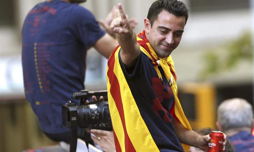 Xavi, hombre clave del mejor Barça de la historia, se despide a lo grande de la afición culé.- EFE