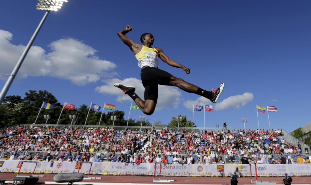 Quincy Breell de Aruba en el atletismo masculino durante los 2015 Juegos Panamericanos en el Estadio, Ontario, Toronto. Erich Schlegel - USA TODAY