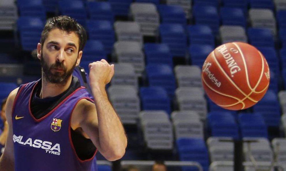 El escolta internacional del FC Barcelona Lassa Juan Carlos Navarro durante el entrenamiento realizado esta mañana previo al partido de semifinales de la Supercopa Endesa que jugará esta tarde ante el Herbalife Gran Canaria, en el Palacio de Deportes de J