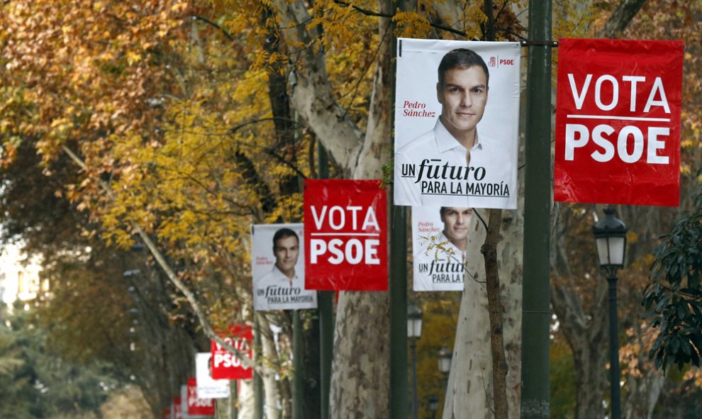 España Empapelada Por La Propaganda Electoral Público