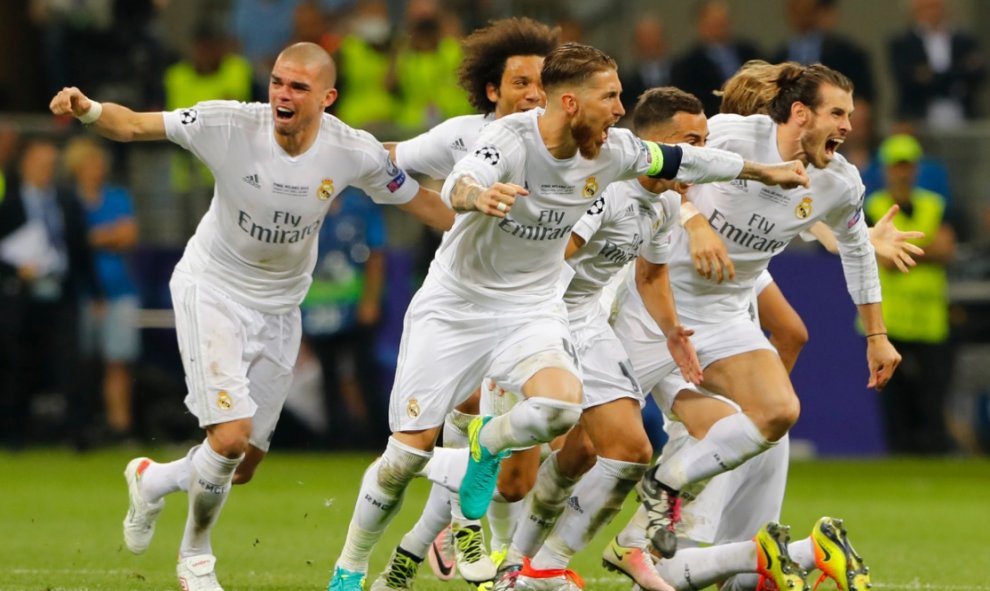 El Real Madrid celebra su victoria en la Champions League frente al Atlético de Madrid. REUTERS/ Stefan Wermuth