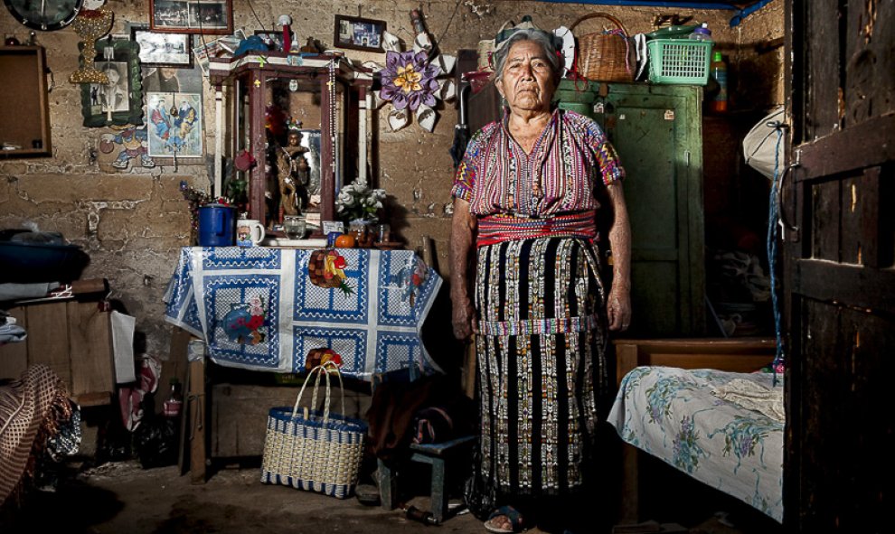 María, de 74 años, también fue víctima del conflicto armado. "Mi cuñado se escondía en el monte junto a otros compañeros para evitar ser arrestados en las batidas del ejército. Una noche, nunca volvió"./ G. G.