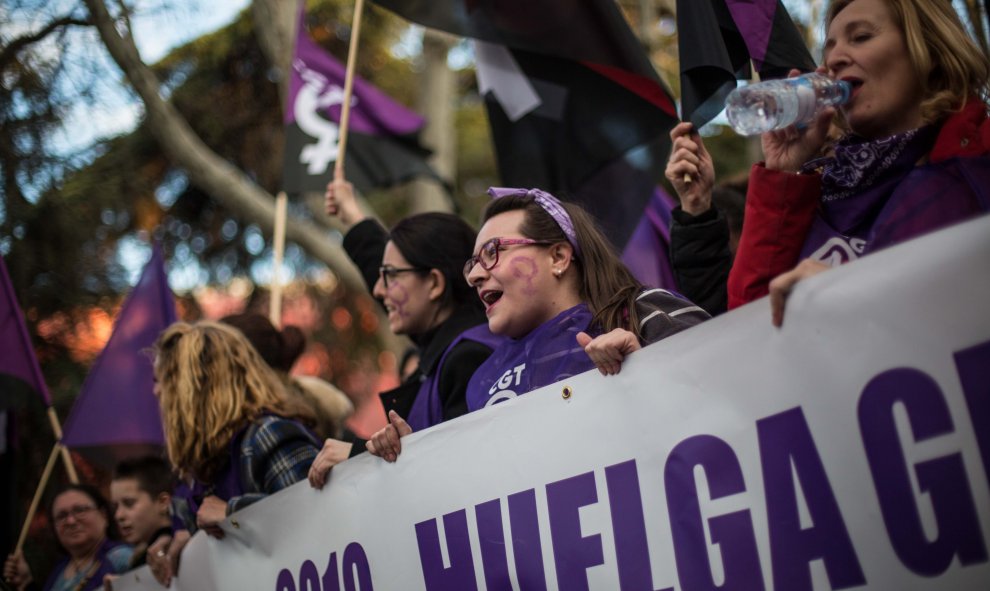 Un grupo de sindicalistas de la CGT durante la manifestación del Día de la Mujer y la huelga feminista en Madrid.-JAIRO VARGAS