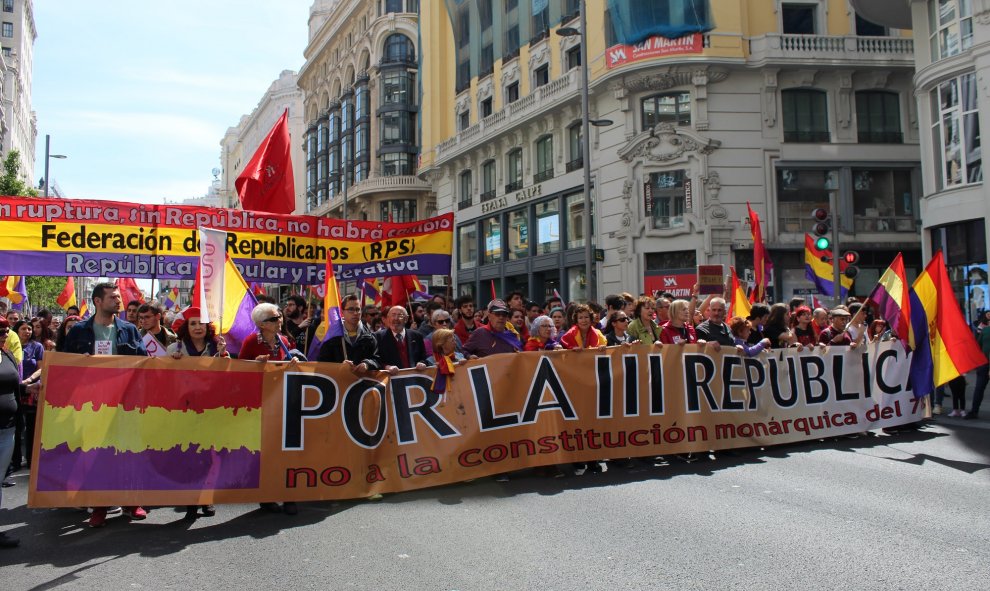 Imagen de la manifestación conmemorativa de la II República. 14/04/2019. PAOLA ARAGÓN