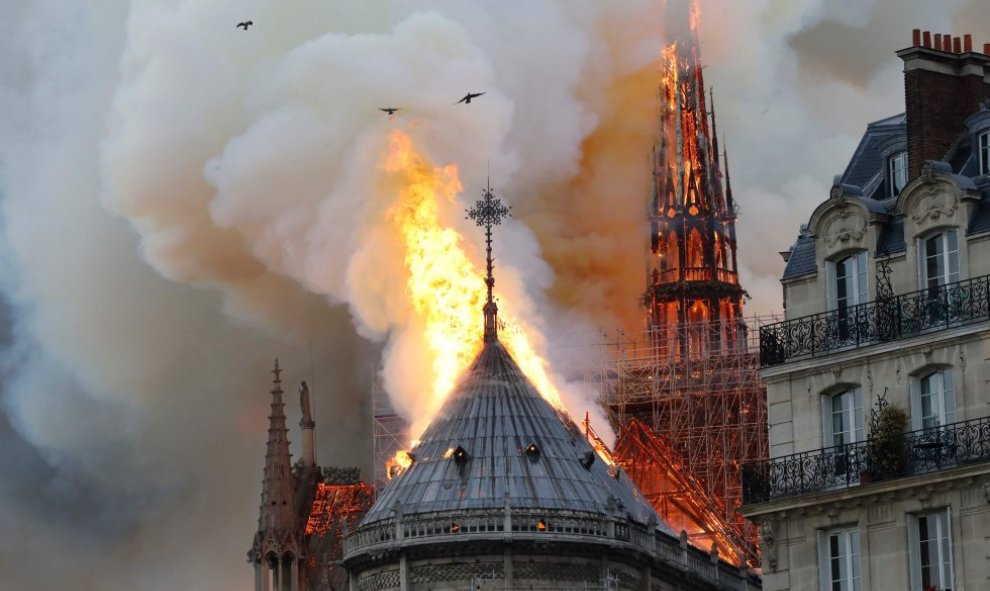 El incendio se originó a las siete de la tarde. FRANCOIS GUILLOT/ AFP