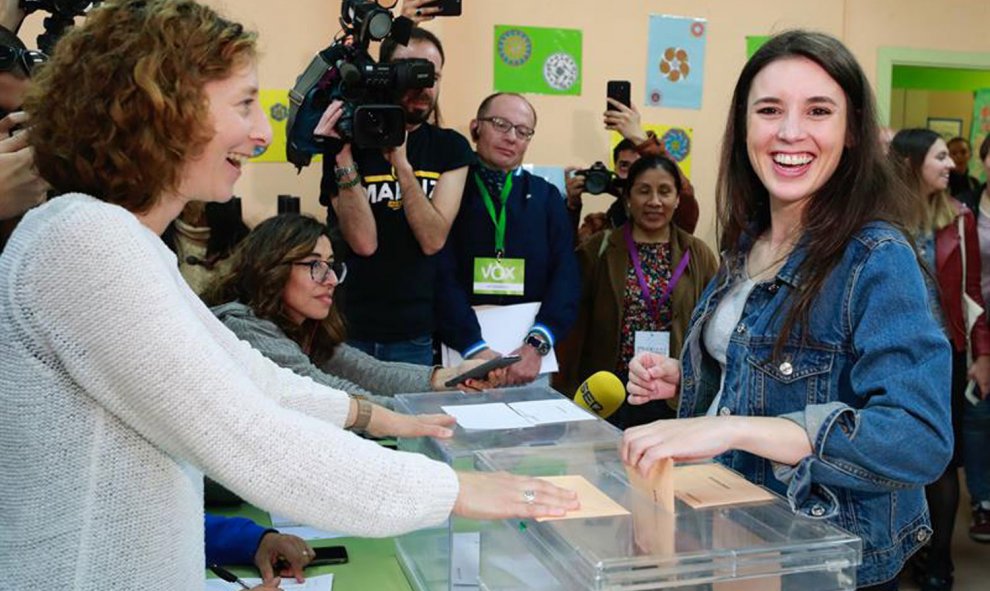 Irene Montero en el momento de la votación.- EFE