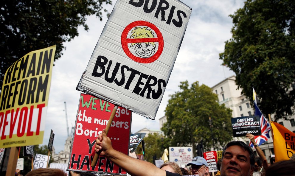 Además de en Londres, los manifestantes salieron en ciudades como Manchester, Oxford, Glasgow, Birmingham, Brighton, Swansea, Bristol y Liverpool.- Peter Nicholls (REUTERS)