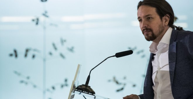 El secretario general de Podemos, Pablo Iglesias,durante su intervención en un desayuno informativo, en un hotel de Madrid. EFE/Santi Donaire