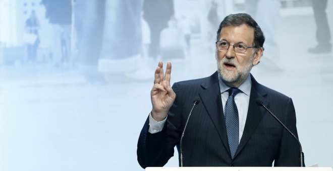 El presidente del Gobierno, Mariano Rajoy, durante su intervención en la inauguración de la jornada sobre infraestructuras en el Palau de Congresos de Catalunya en Barcelona. EFE/Andreu Dalmau