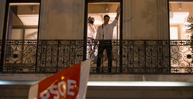 El reelegido secretario general del PSOE, Pedro Sanchez, celebra su victoria en las primarias. REUTERS/Sergio Perez