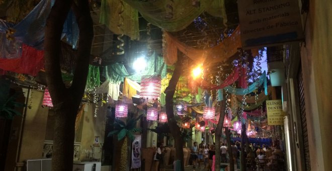 Carrers de Gracia buits durant les festes del barri, que celebren enguany el bicentenari. FOTO: Elena Parreño