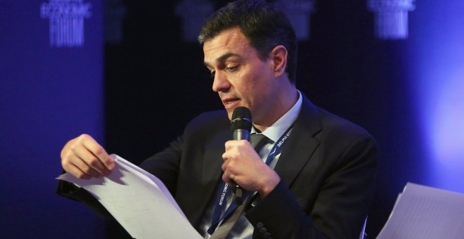 El secretario general del PSOE, Pedro Sánchez, participa en un debate sobre el futuro de la Unión Europea en el III Foro Económico de Delfos, en Grecia. EFE/Orestis Panagiotou