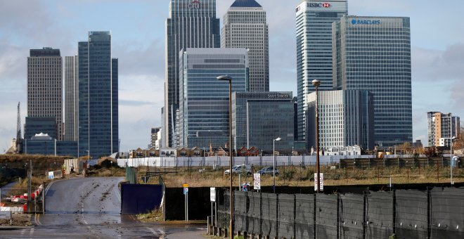Vista de  Canary Wharf, el distrito financiero de Londres. REUTERS/Suzanne Plunkett