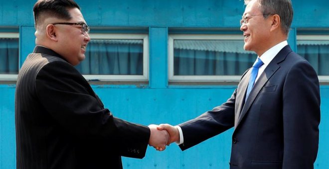 El líder norcoreano, Kim Jong-un, y el presidente de Corea del Sur, Moon Jae-in. / EFE
