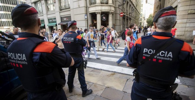 Una unidad de los Mossos d'Esquadra en las calles del centro de Barcelona.- EFE/Archivo