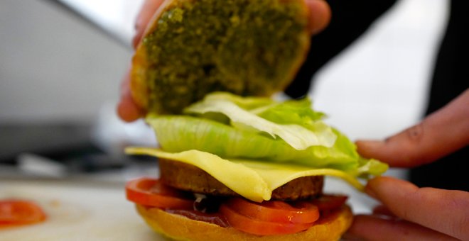Una hamburguesa vegana. AFP