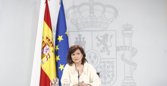 Carmen Calvo, la vicepresidente del Gobierno, en la rueda de prensa posterior al consejo de ministros en el comunicó que el Ejecutivo solo se personará en la causa si el juez belga cuestiona el "procés" | EP