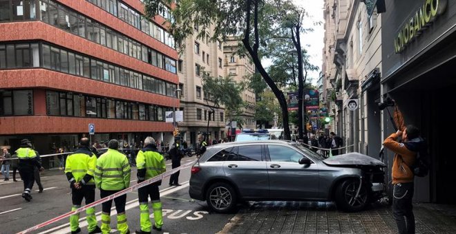 Una niña de diez años ha resultado herida grave en el atropello de Barcelona. / ALBERTO ESTÉVEZ (EFE)