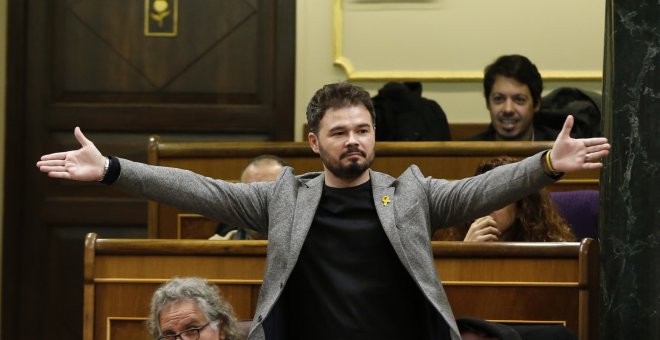 El portavoz de ERC, Gabriel Rufián ,ha sido expulsado del pleno del Congreso por la presidenta de la Cámara Baja, Ana Pastor, tras ser llamado al orden por tres veces al protagonizar un duro rifirrafe con el ministro de Asuntos Exteriores, Josep Borrell.E